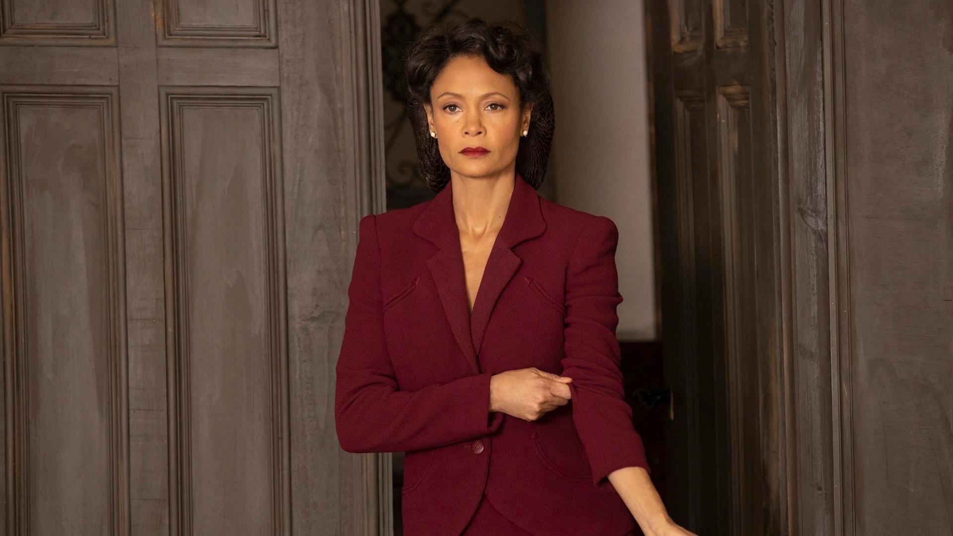 九游娱乐中心-逆转橄榄球队最后一分钟绝杀，橄榄球旋转传球